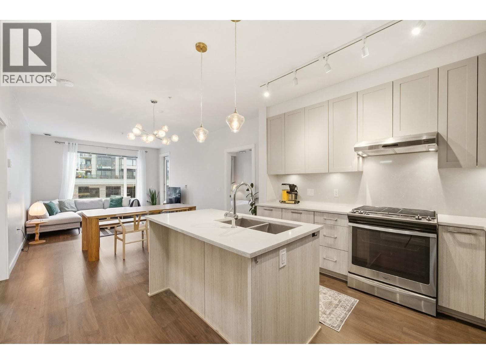 304 123 W 1ST STREET — main photo