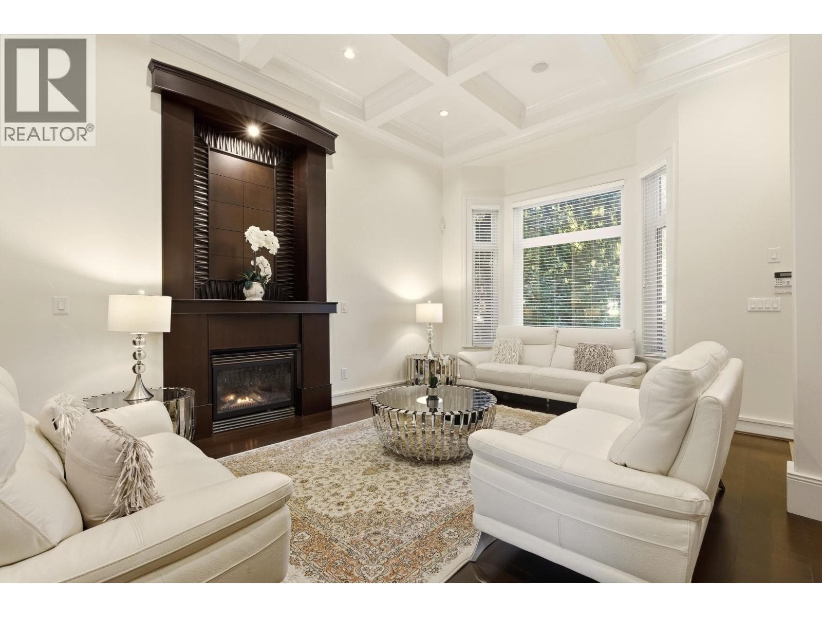 1017 CANYON BOULEVARD — photo 2