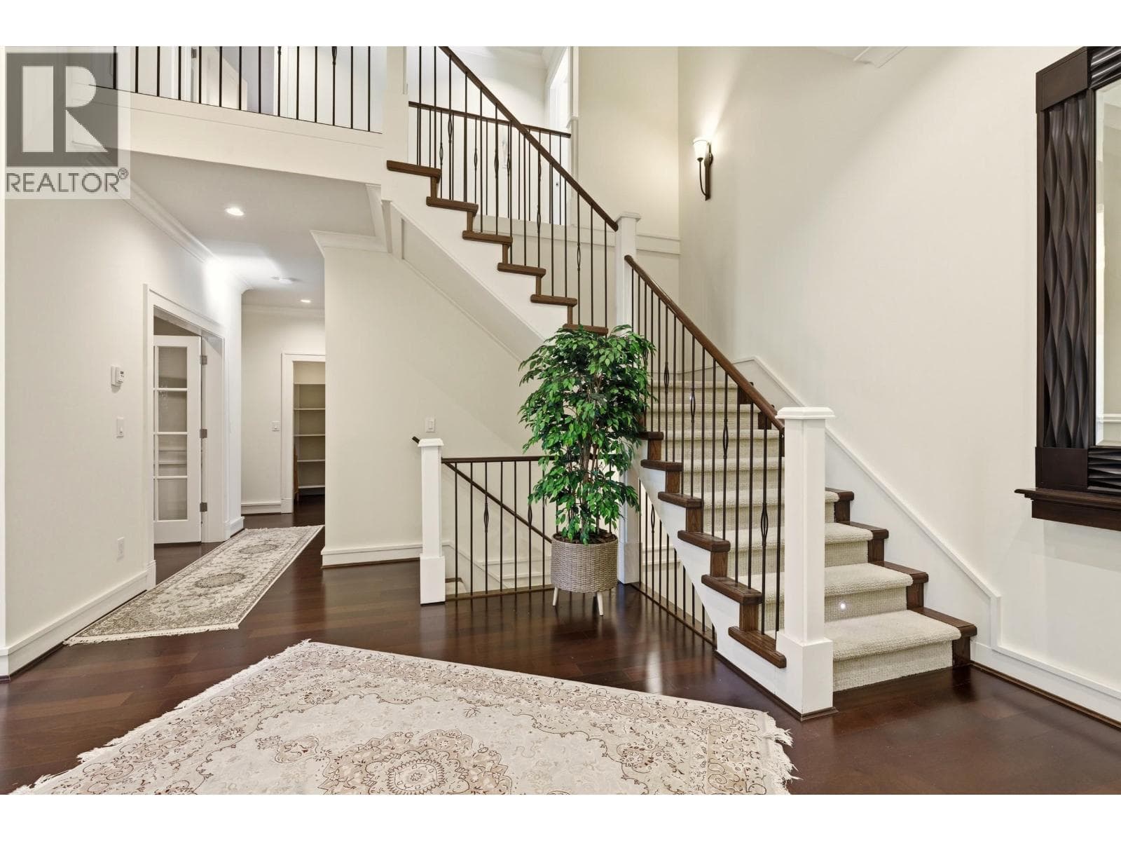 1017 CANYON BOULEVARD — photo 3