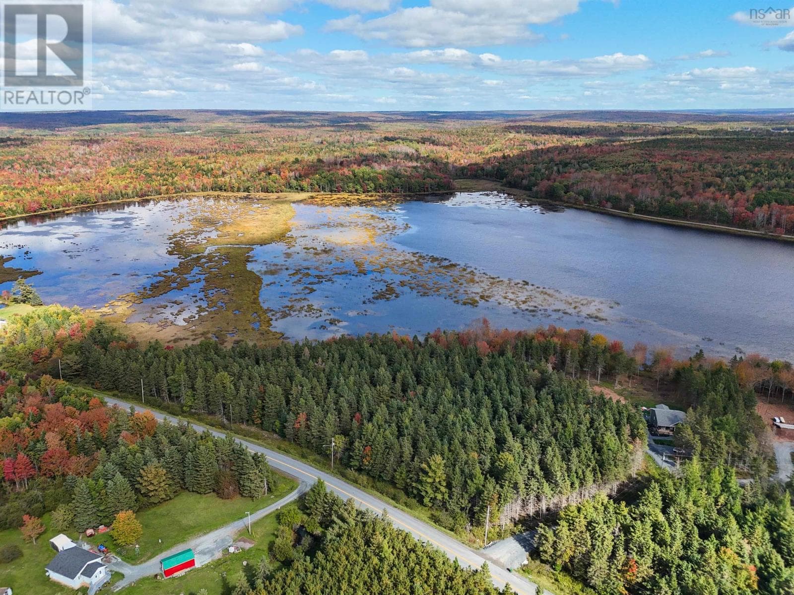 998 Lake Egmont Road — photo 2