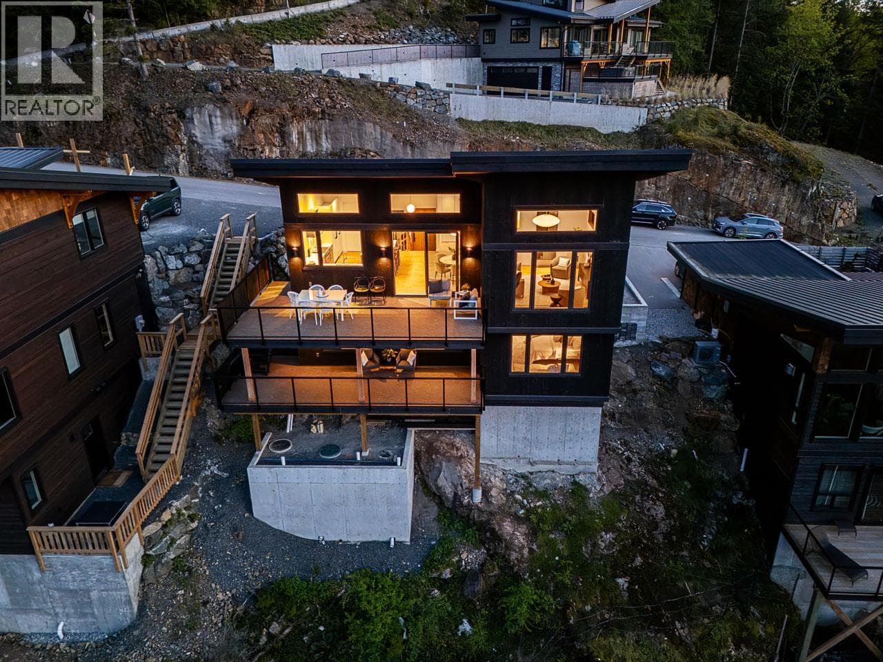 885 RIVENDELL DRIVE — photo 3