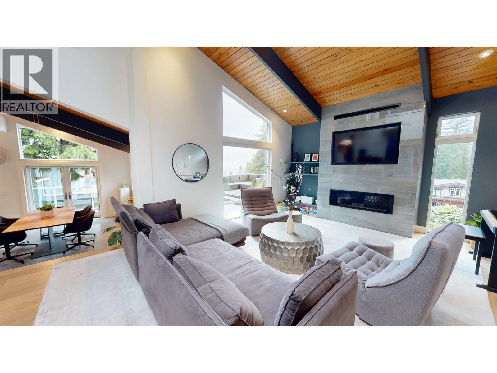 4062 NORWOOD AVENUE — photo 2