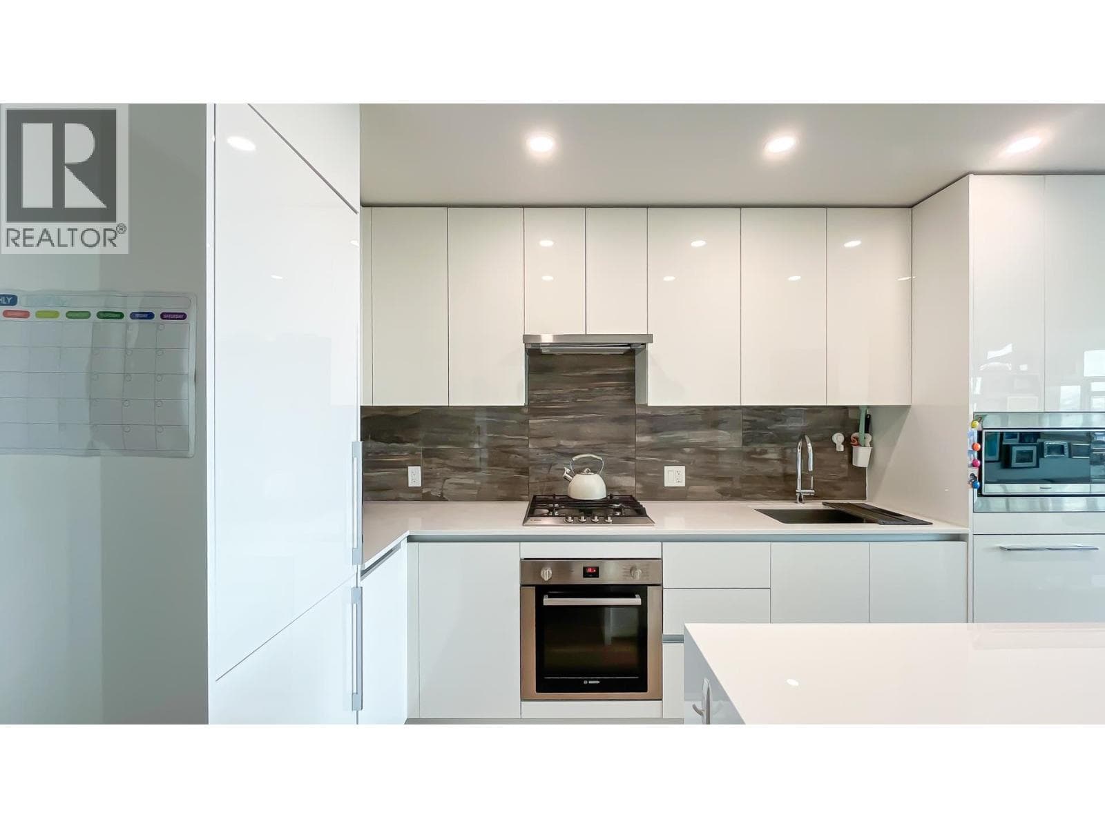 2207 1888 GILMORE AVENUE — main photo