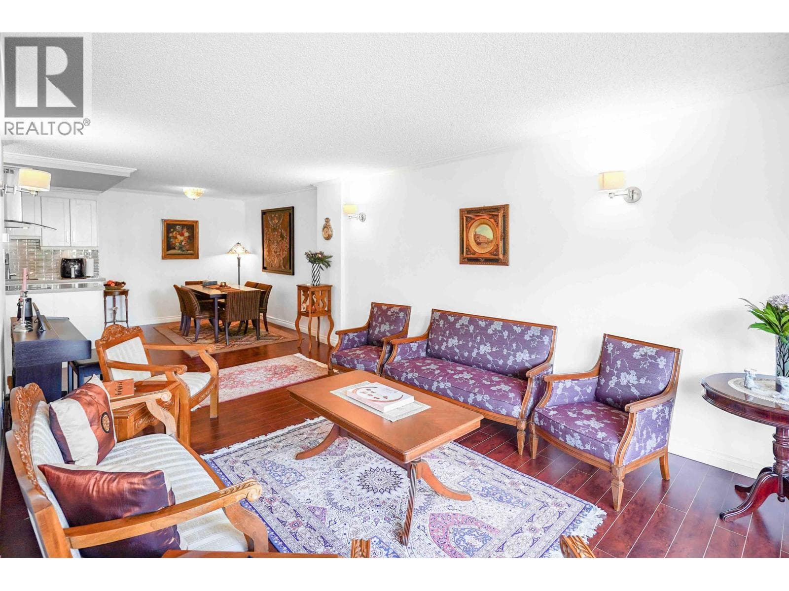 306 2020 FULLERTON AVENUE — photo 2