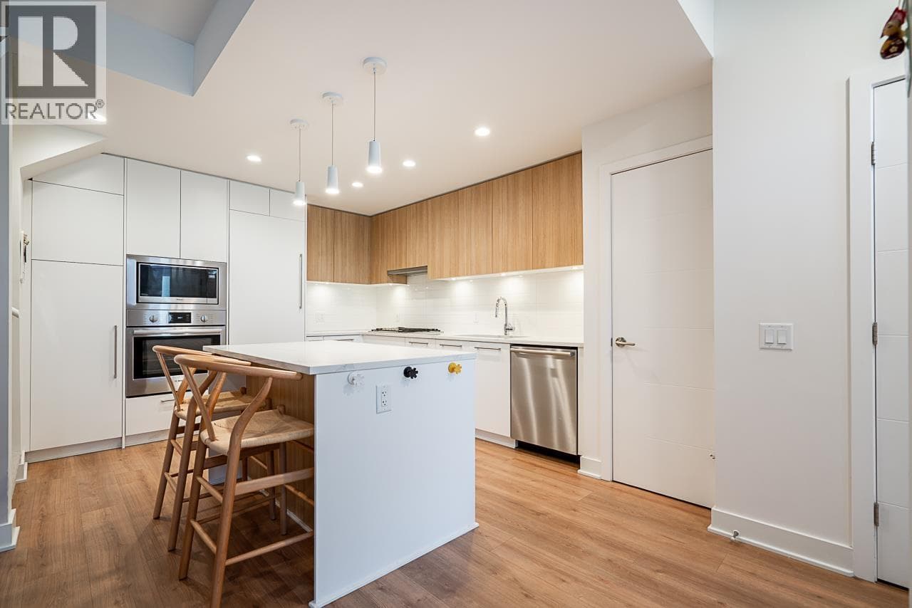 103 2035 GLENAIRE DRIVE — photo 2