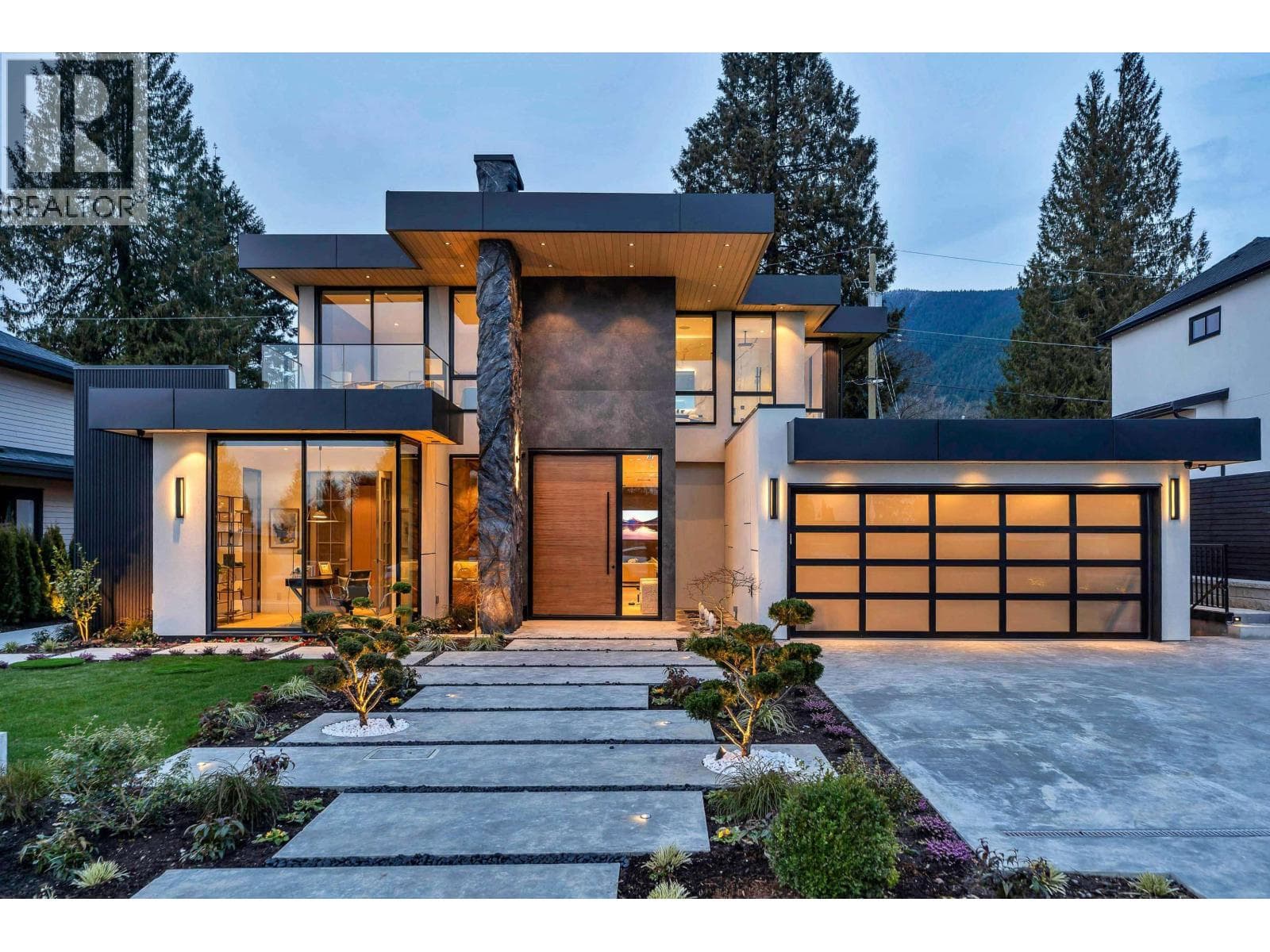 922 WENTWORTH AVENUE — main photo