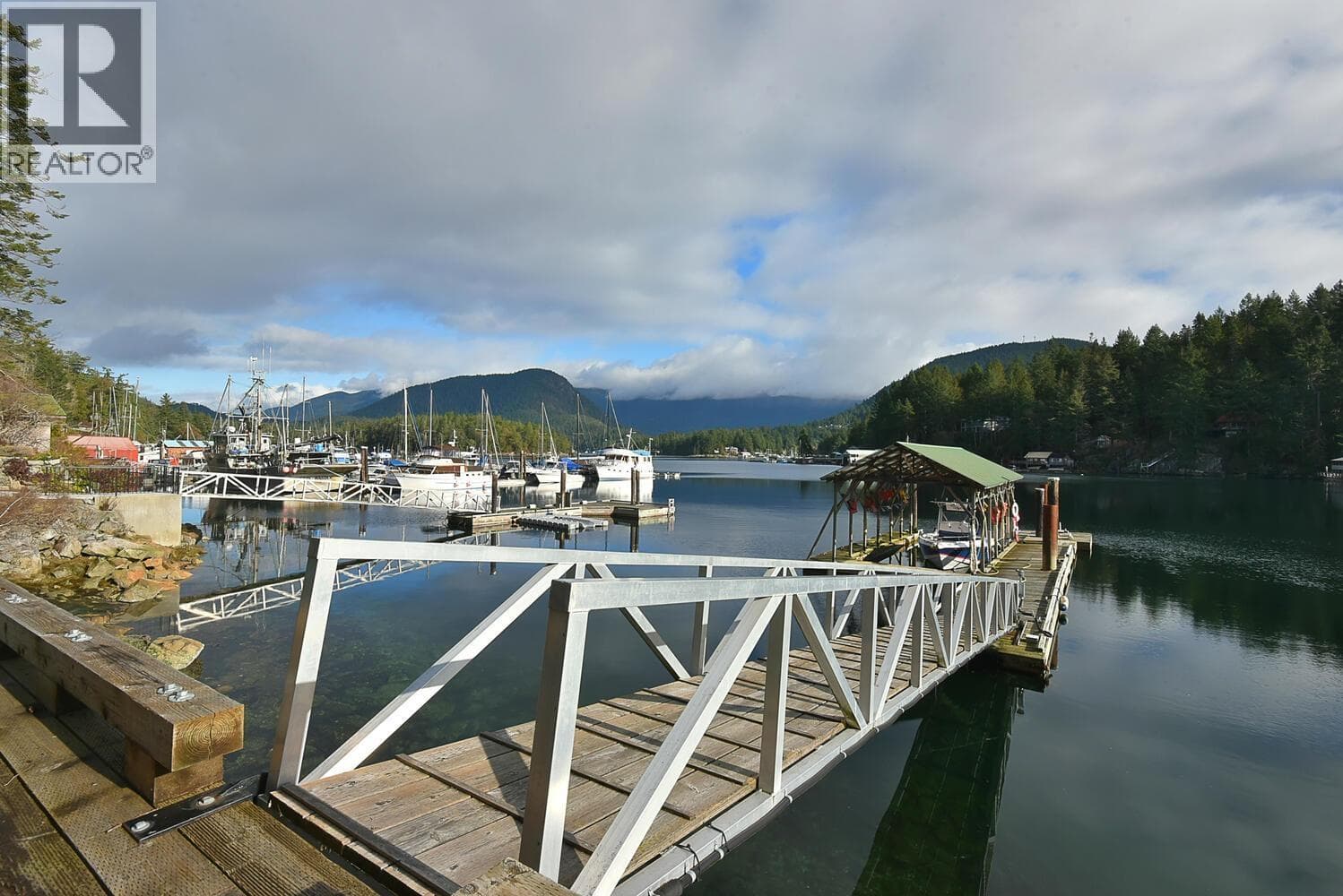 4650 GERRANS BAY ROAD — photo 2