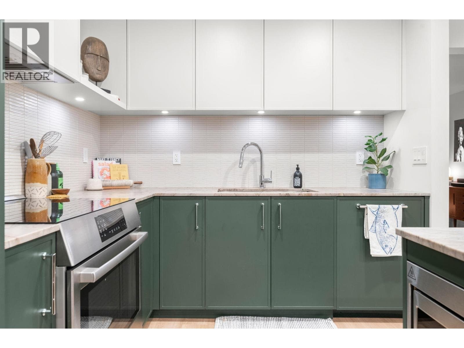 34 1910 CEDAR VILLAGE CRESCENT — photo 2