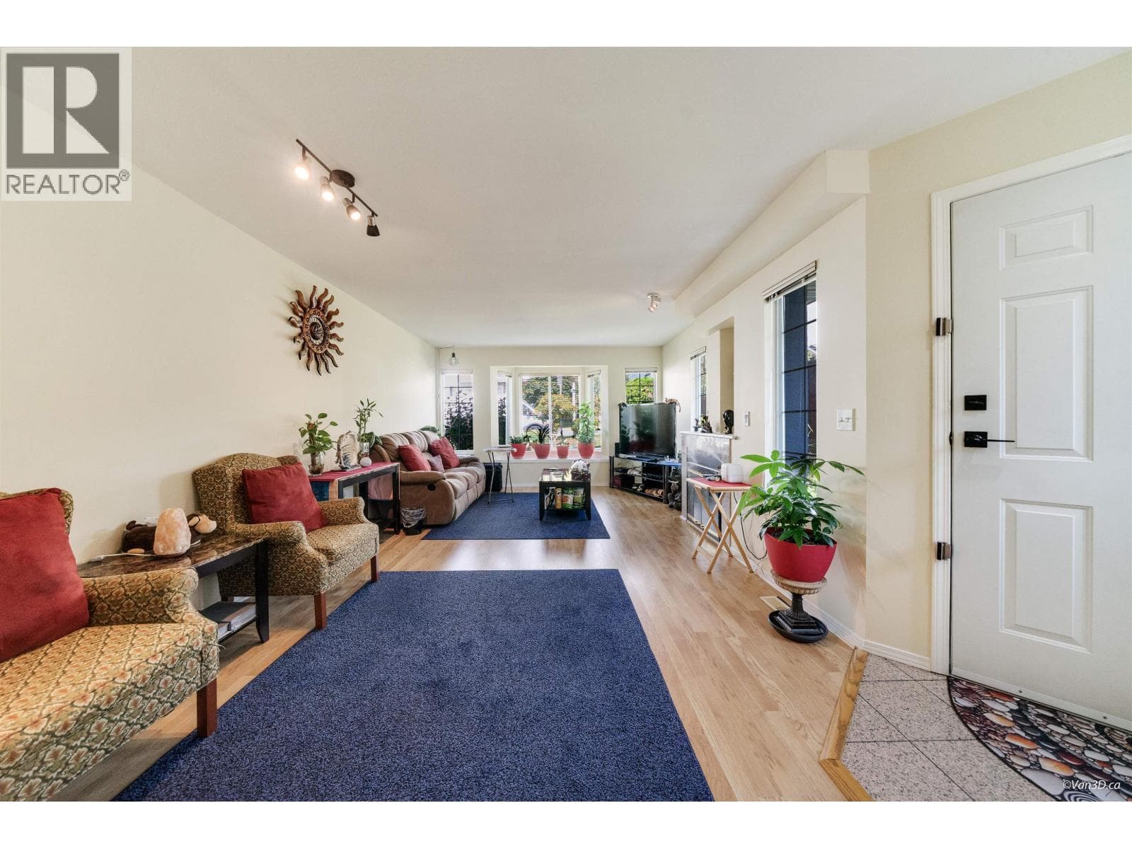 215 W 18TH STREET — photo 3