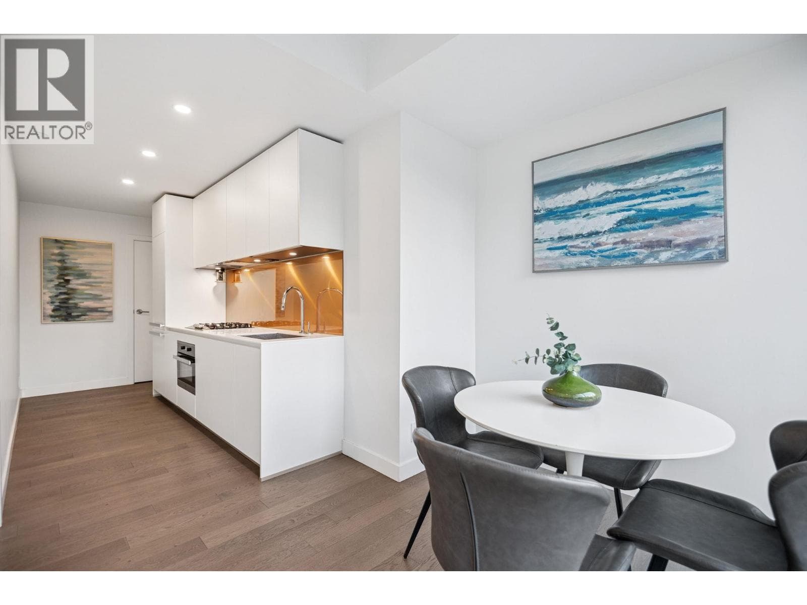 808 1480 HOWE STREET — main photo