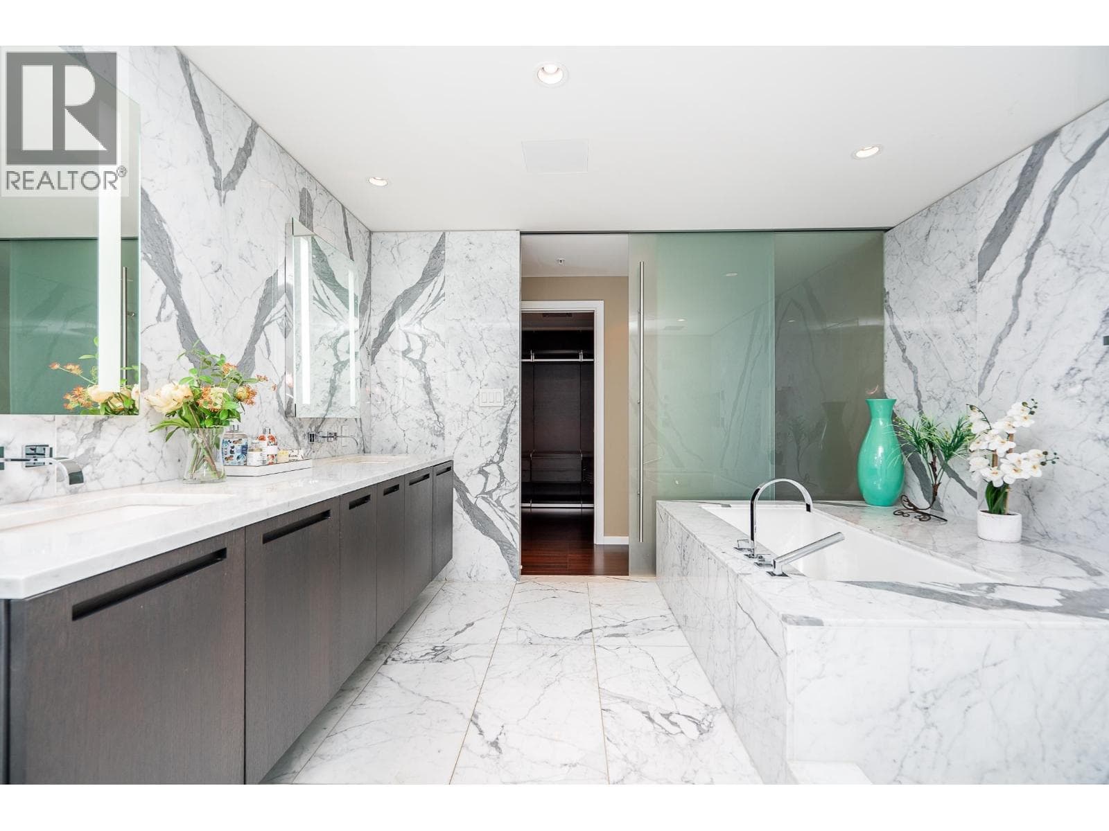 3301 1011 W CORDOVA STREET — photo 3