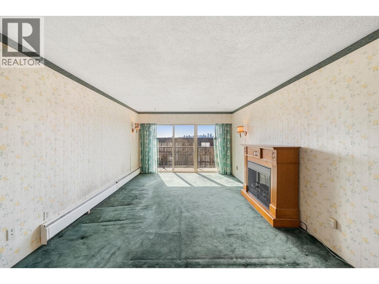 201 225 W 3RD STREET — photo 2