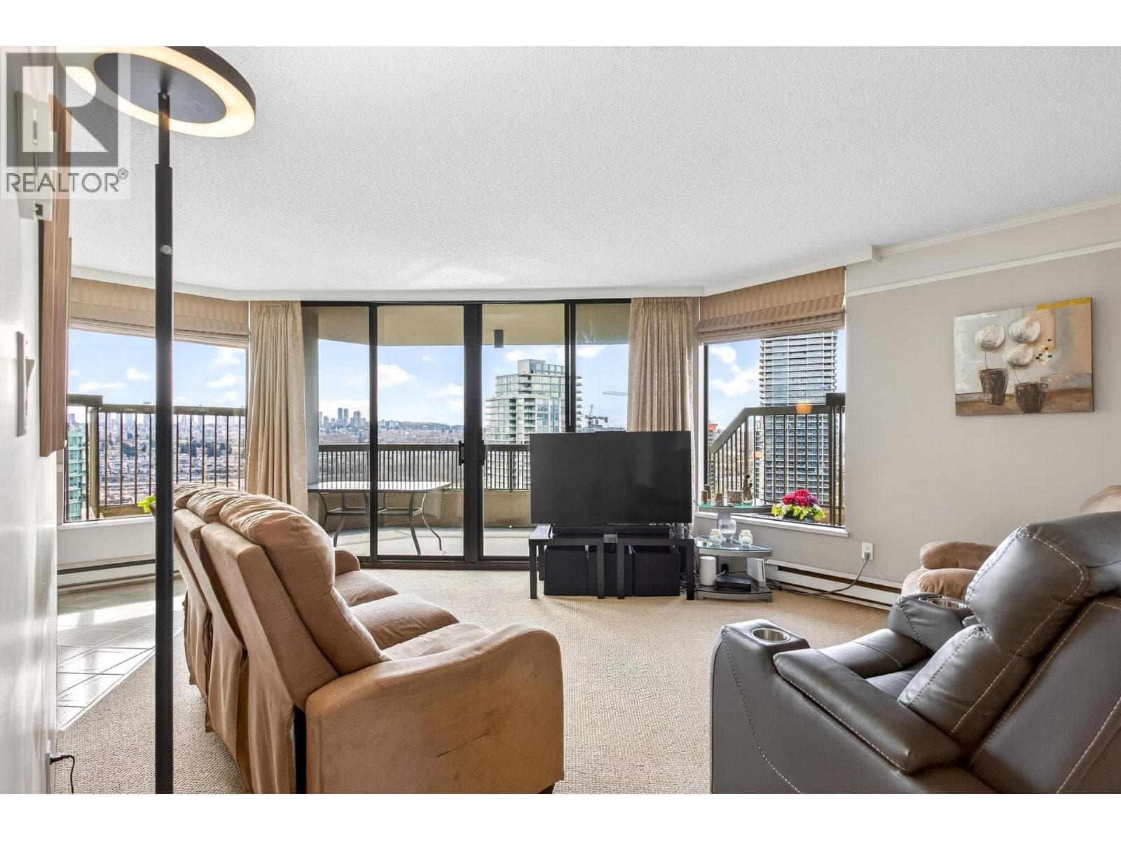 1608 2041 BELLWOOD AVENUE — photo 3