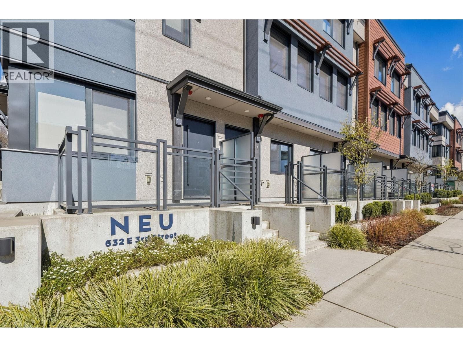 2 632 E 3RD STREET — photo 3