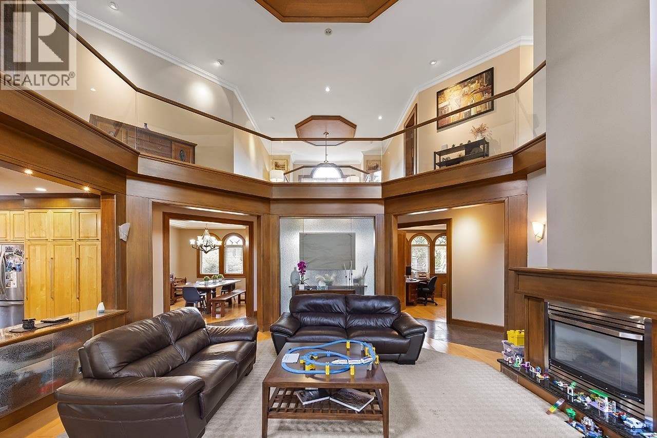 3582 EDGEMONT BOULEVARD — photo 2