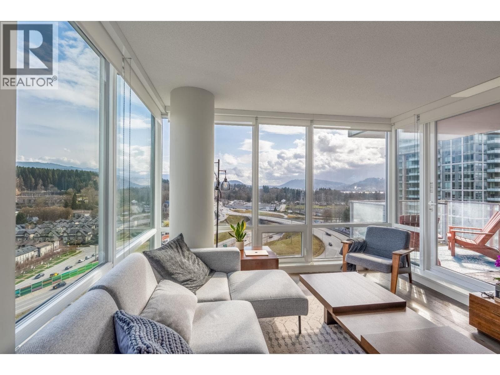 1702 680 SEYLYNN CRESCENT — photo 3