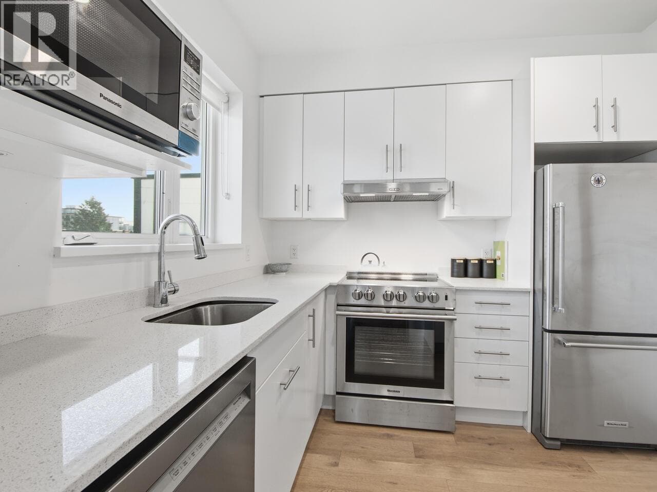 405 2137 CHESTERFIELD AVENUE — main photo