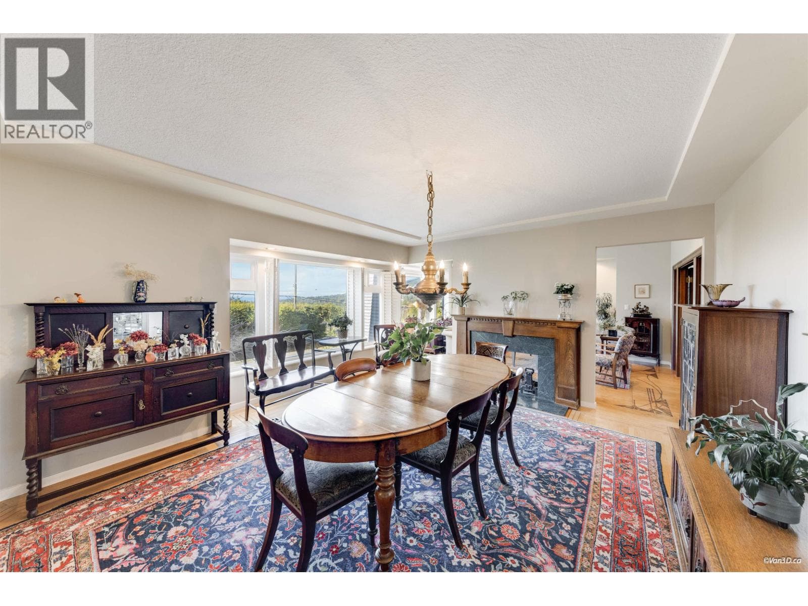 670 MONTROYAL BOULEVARD — photo 2