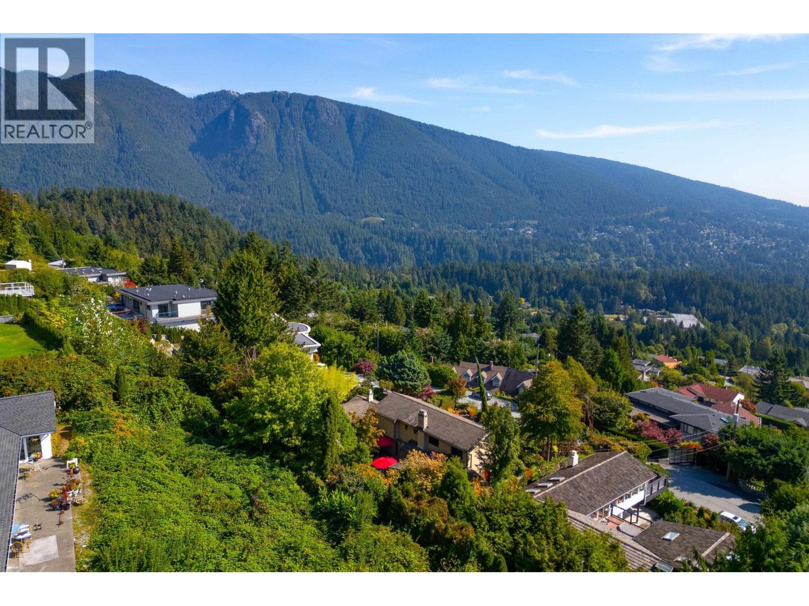 560 CRAIGMOHR DRIVE — photo 2