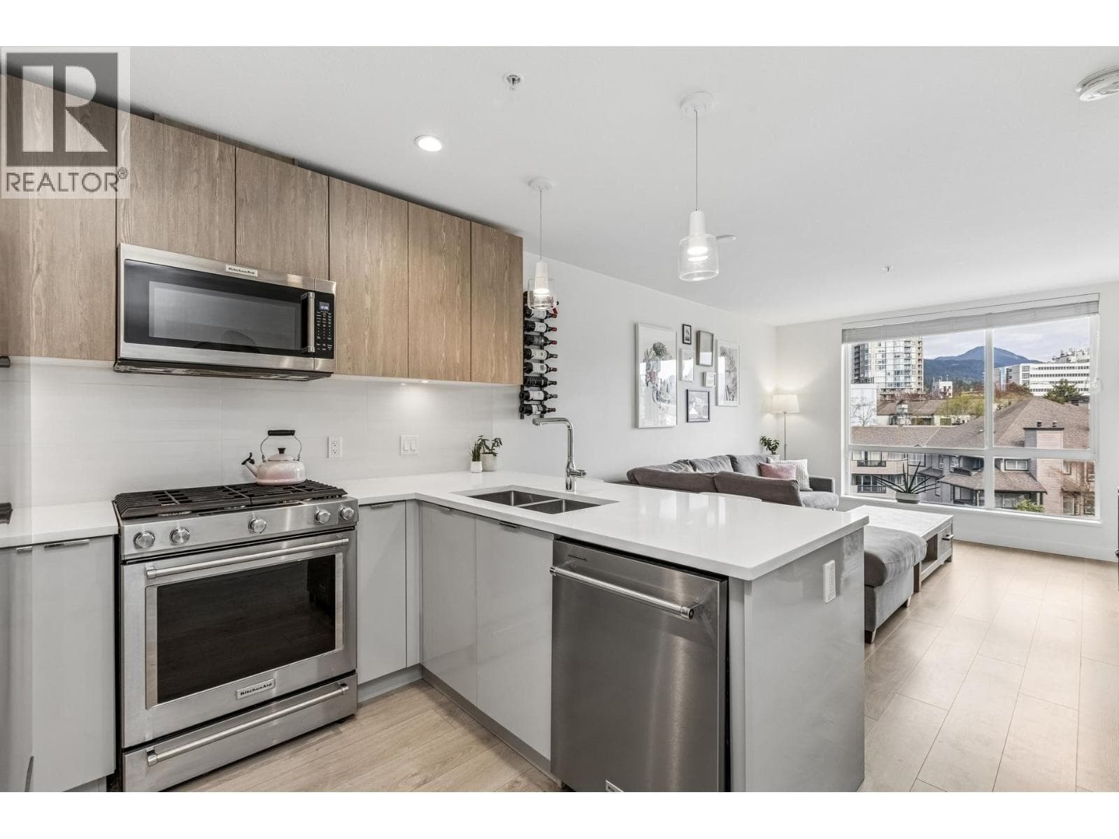 511 108 E 8TH STREET — main photo