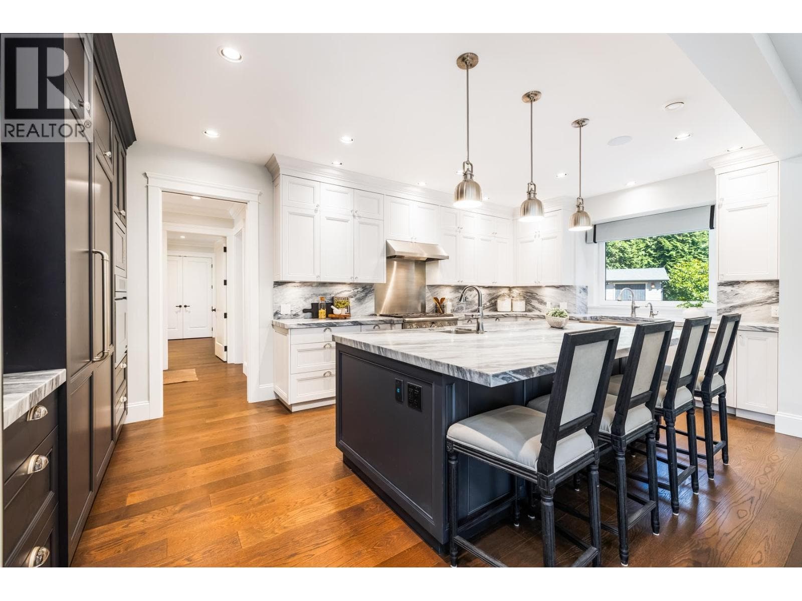 3850 ST. MARYS AVENUE — photo 3