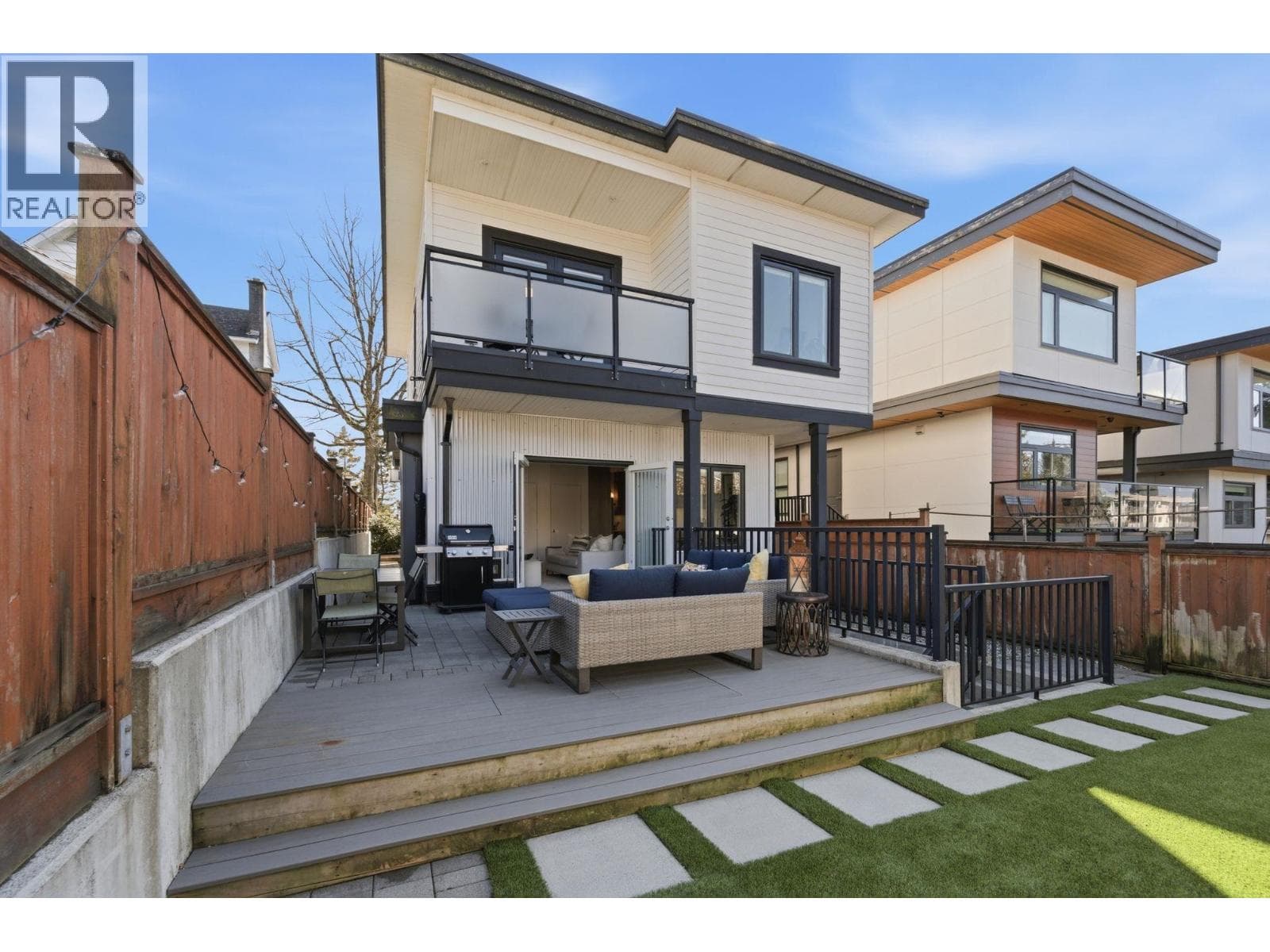 212 E 18TH STREET — main photo