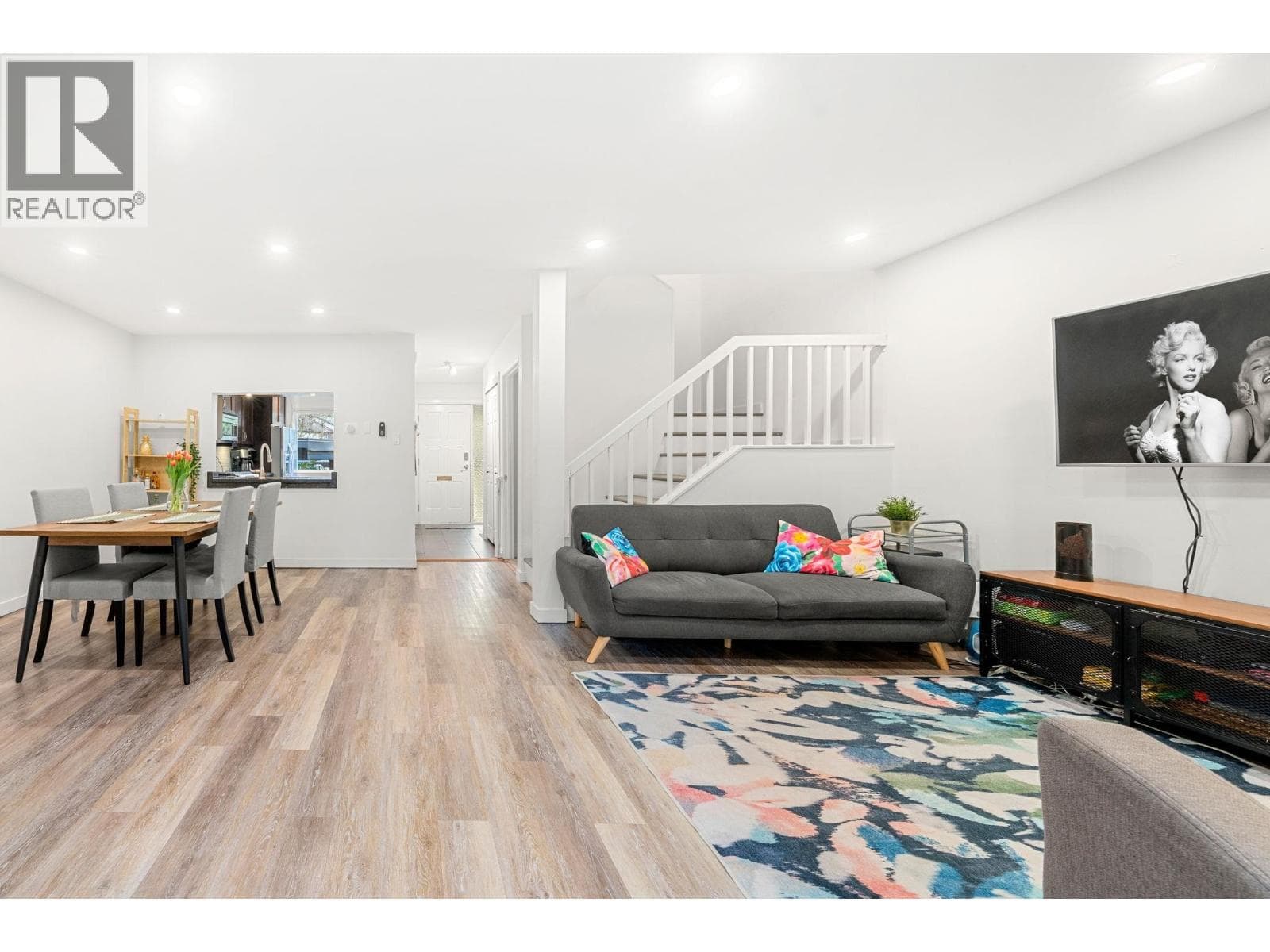 2315 MOUNTAIN HIGHWAY — photo 2