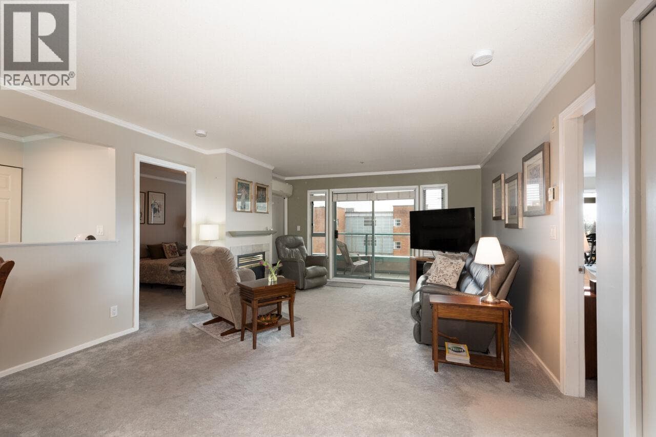 P03 223 MOUNTAIN HIGHWAY — photo 2