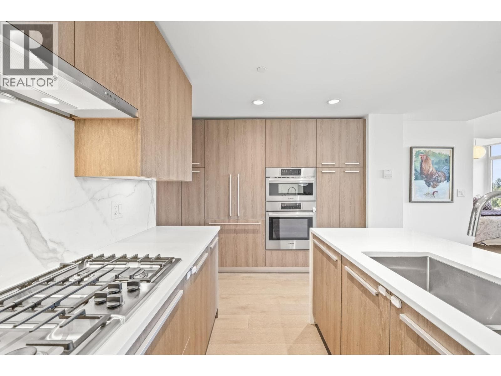 904 1210 E 27TH STREET — photo 3