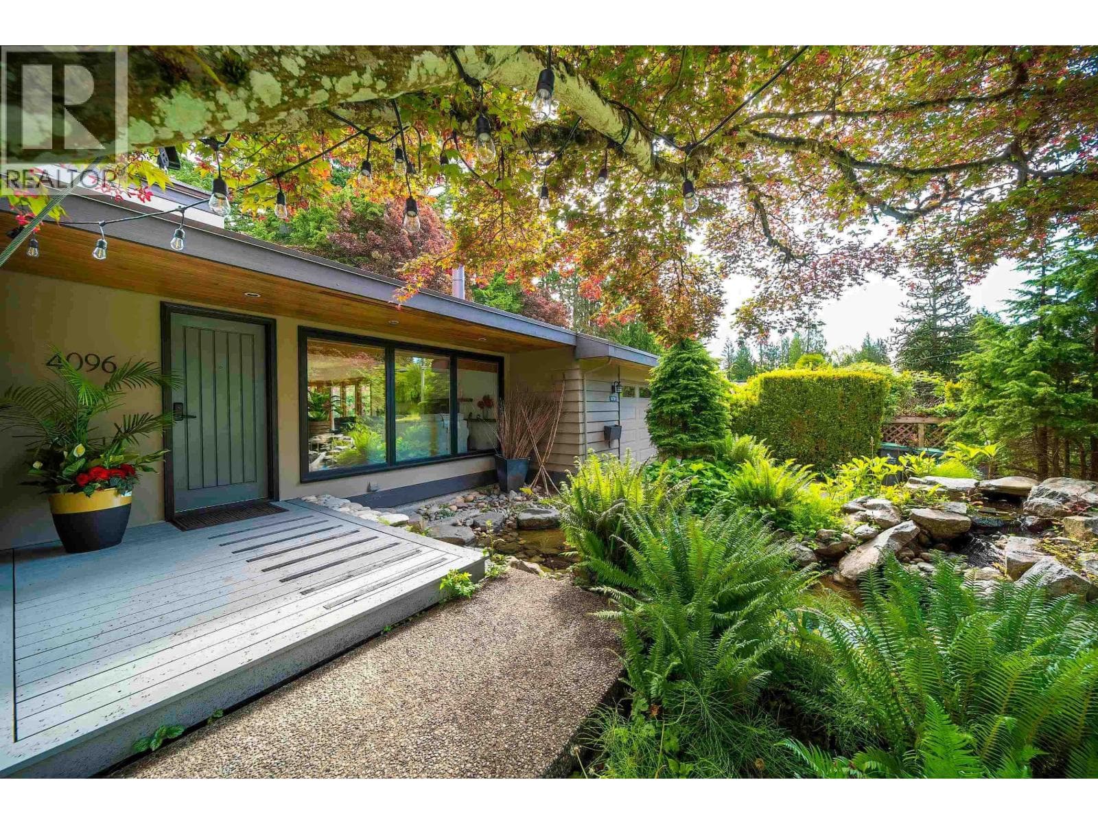 4096 SUNSET BOULEVARD — photo 2