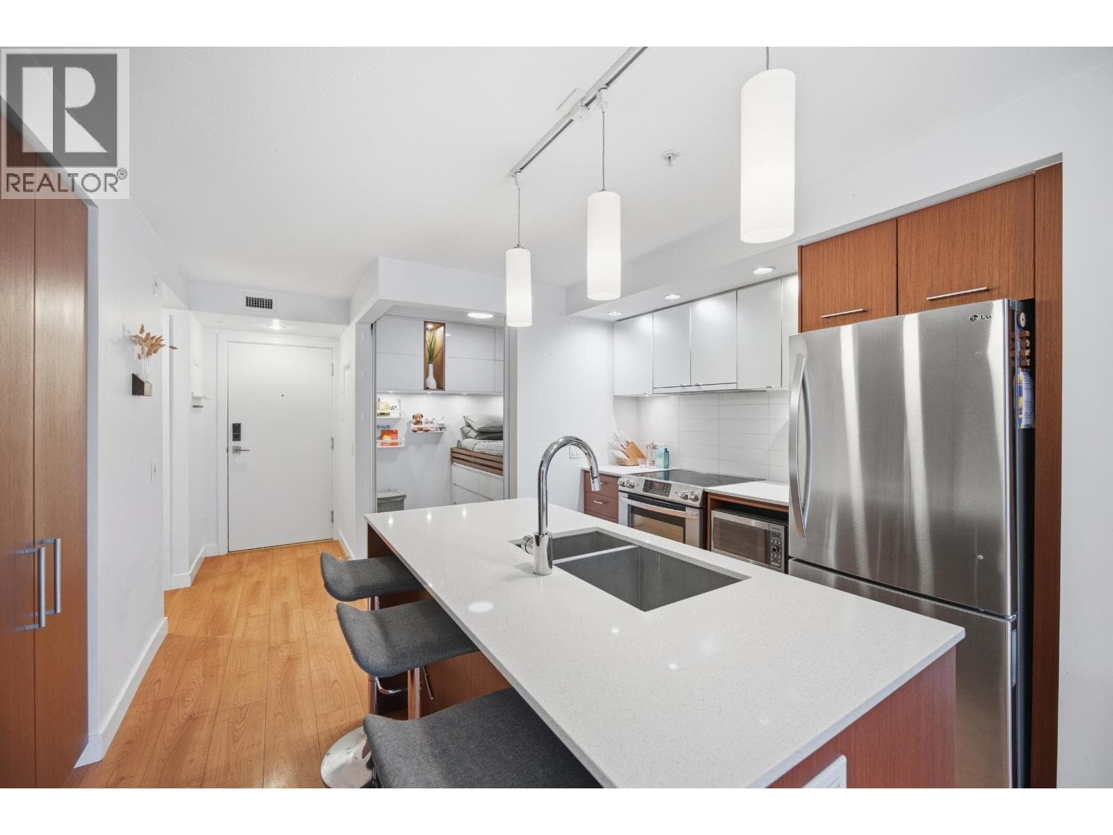 209 221 E 3RD STREET — photo 3