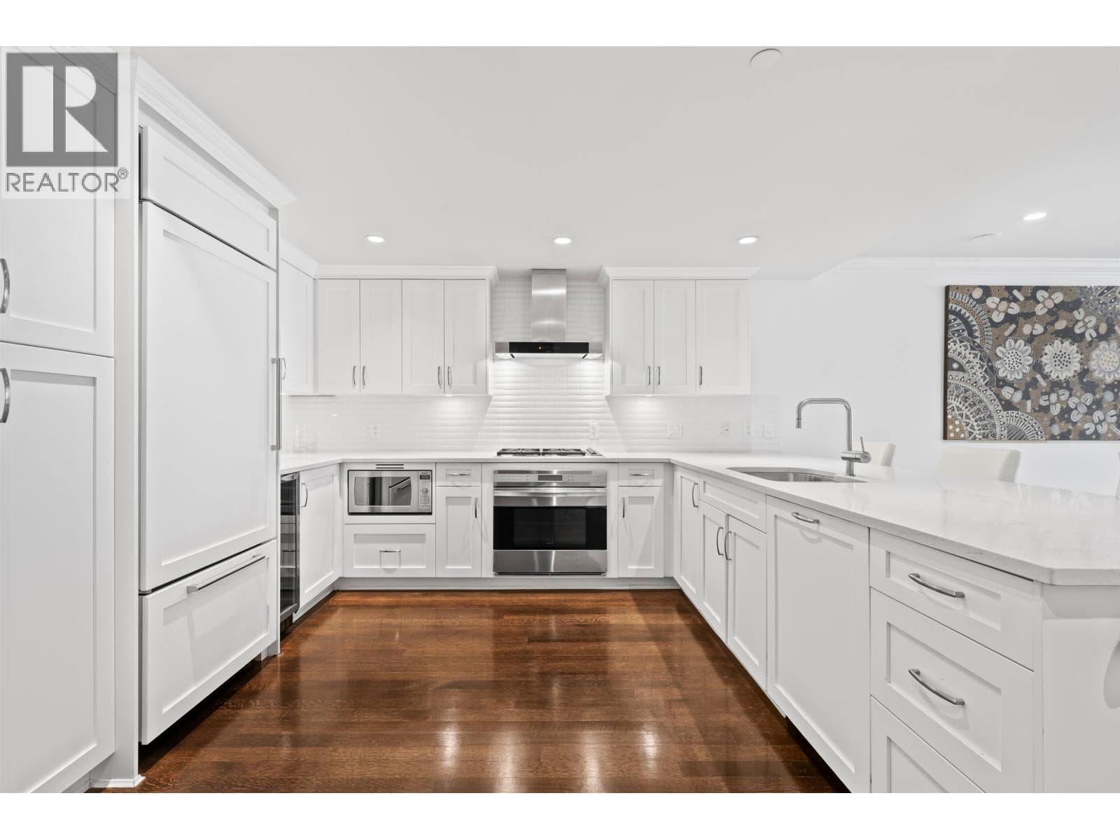 9 1891 MARINE DRIVE — photo 3