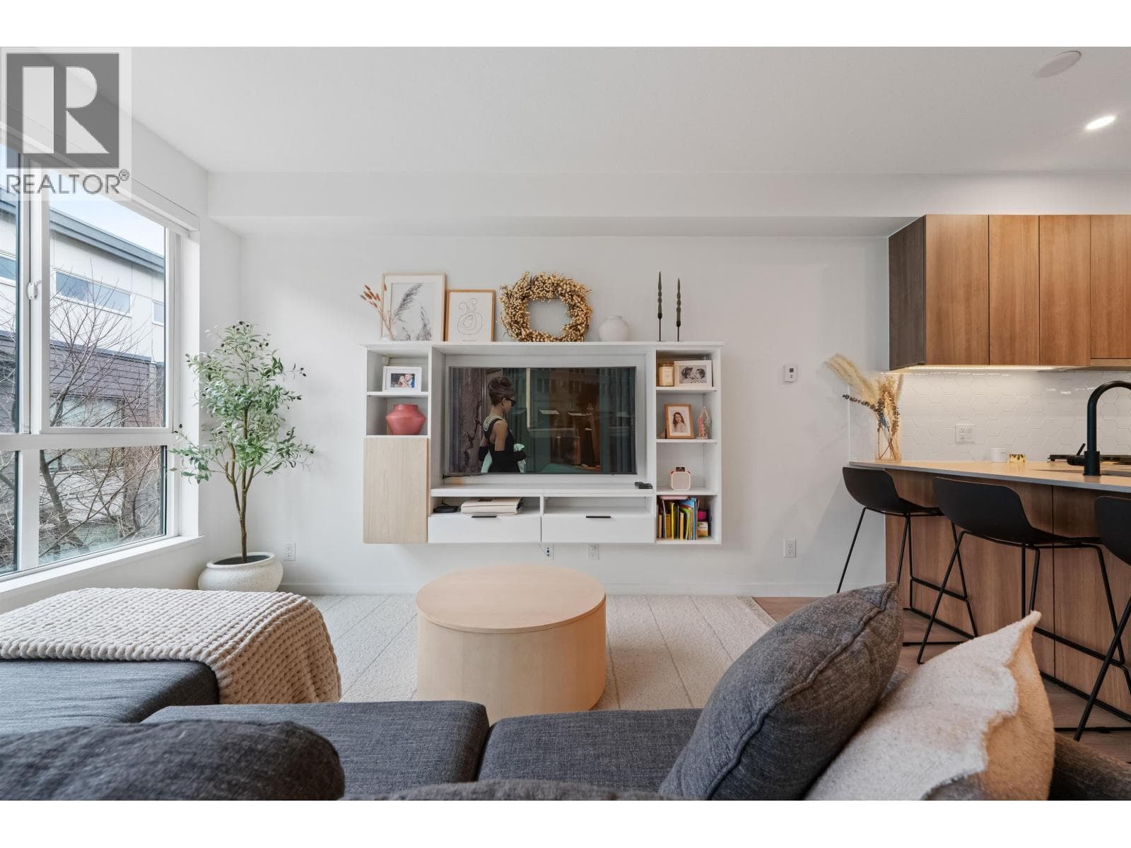 7 533 E 3RD STREET — main photo