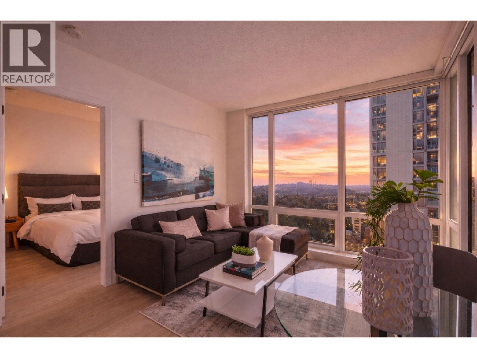 1804 680 SEYLYNN CRESCENT — main photo