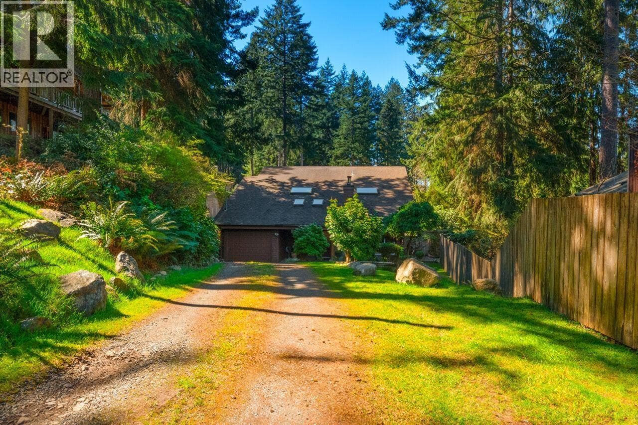 574 COWAN ROAD — photo 2