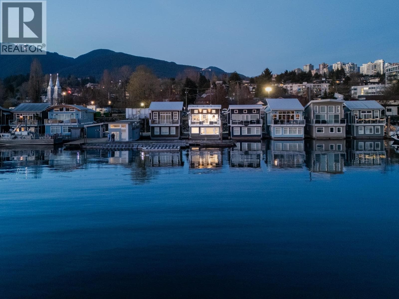 FRSL17 415 W ESPLANADE AVENUE — photo 2