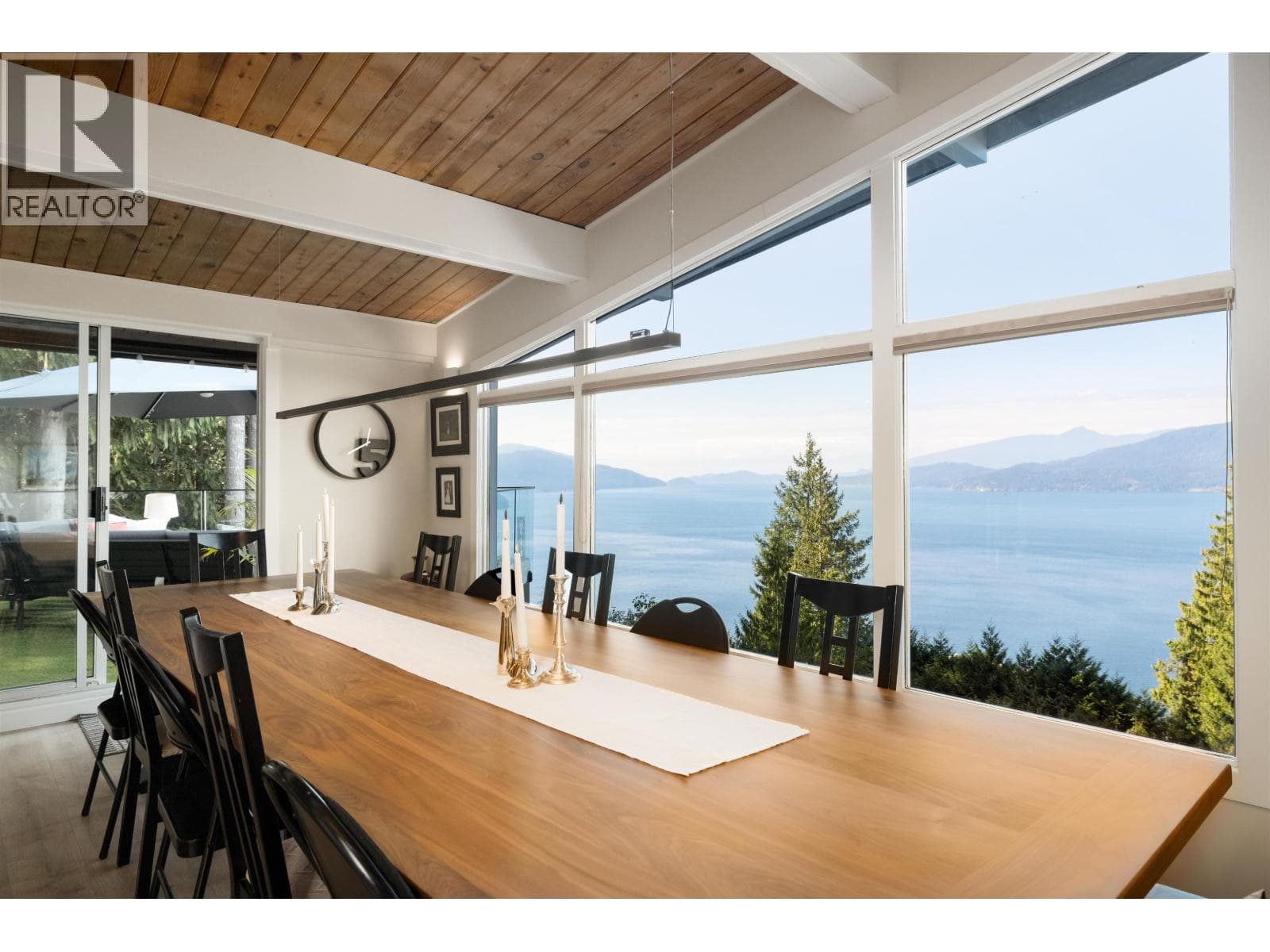 195 KELVIN GROVE WAY — photo 2