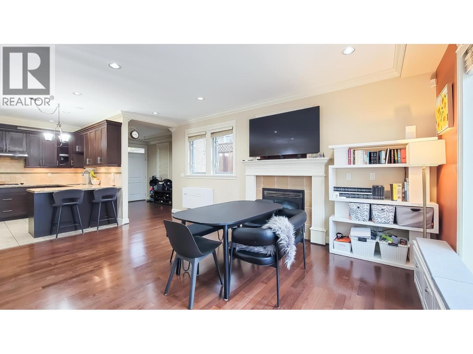 203 E 18TH STREET — photo 3