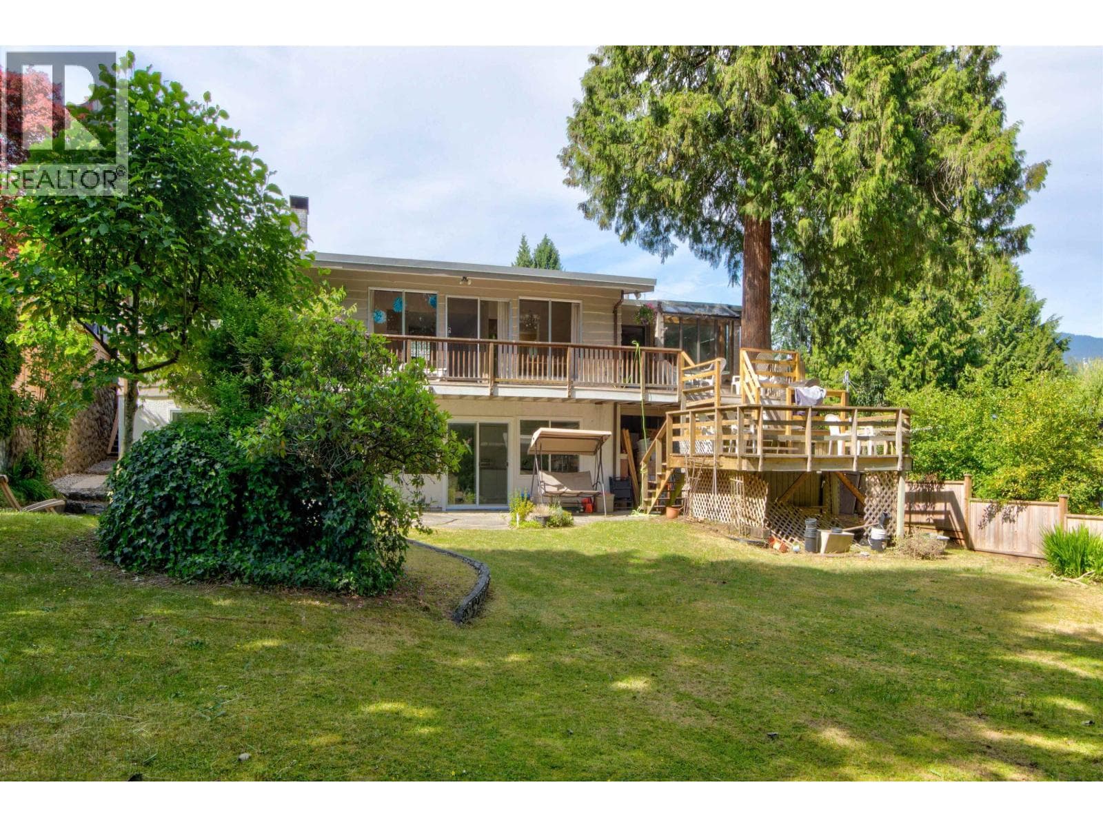 1177 E 15TH STREET — photo 2