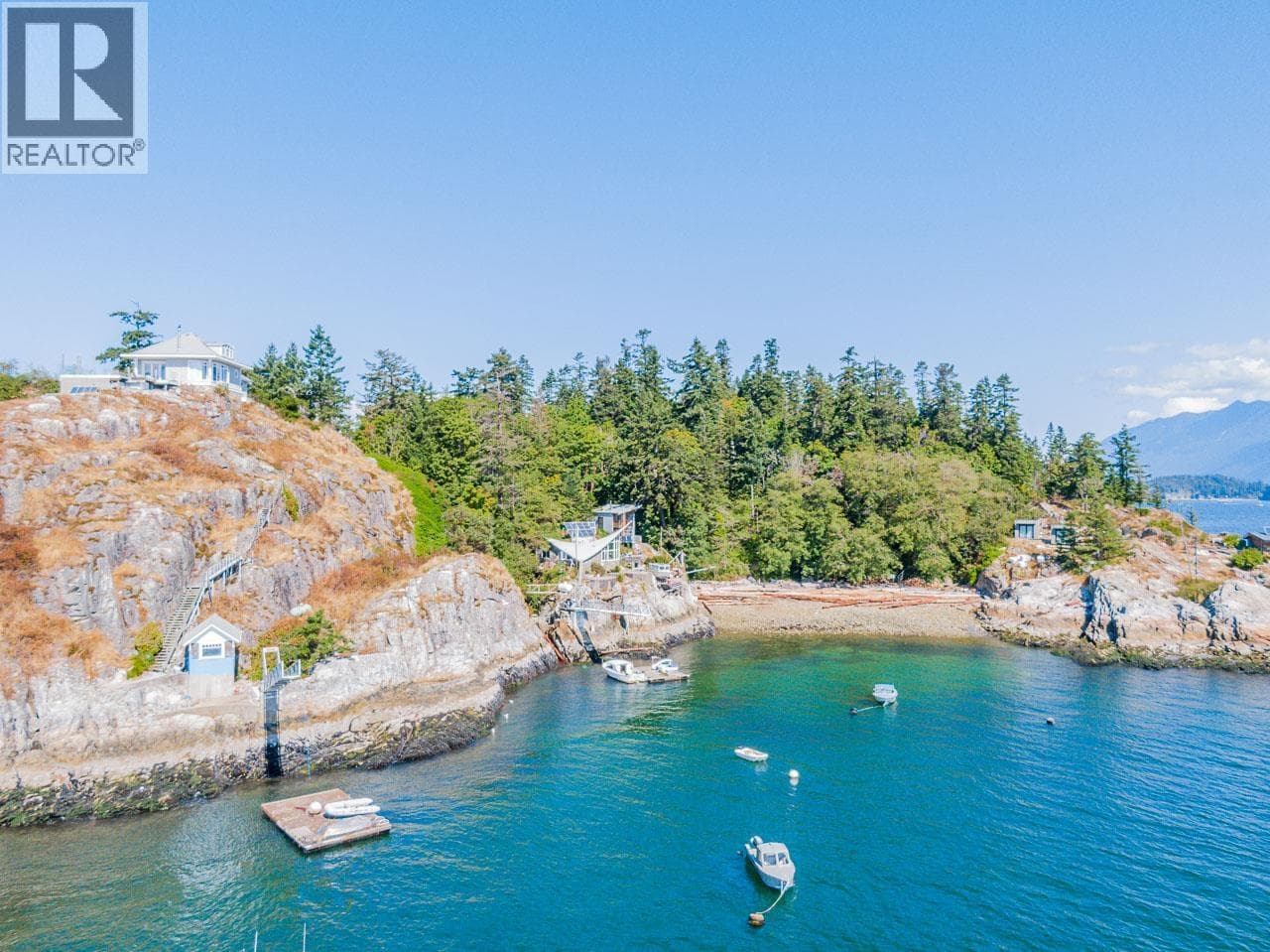 55 PASSAGE ISLAND — photo 3