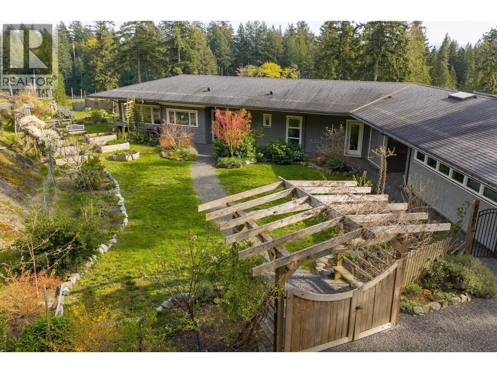 889 COWAN POINT DRIVE — photo 2