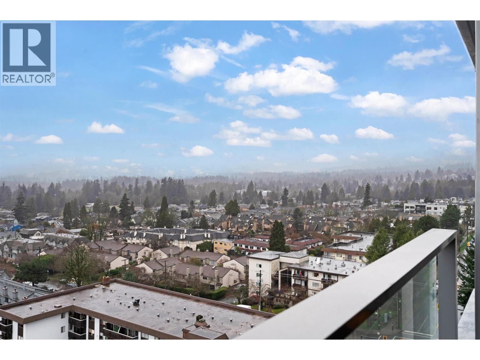 1304 1320 CHESTERFIELD AVENUE — photo 2