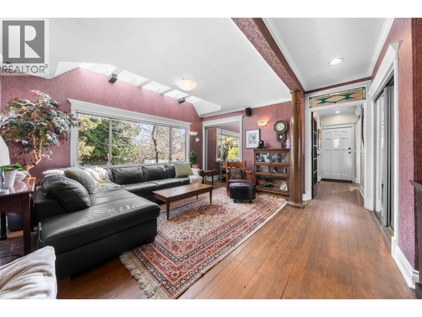 628 E 5TH STREET — photo 2