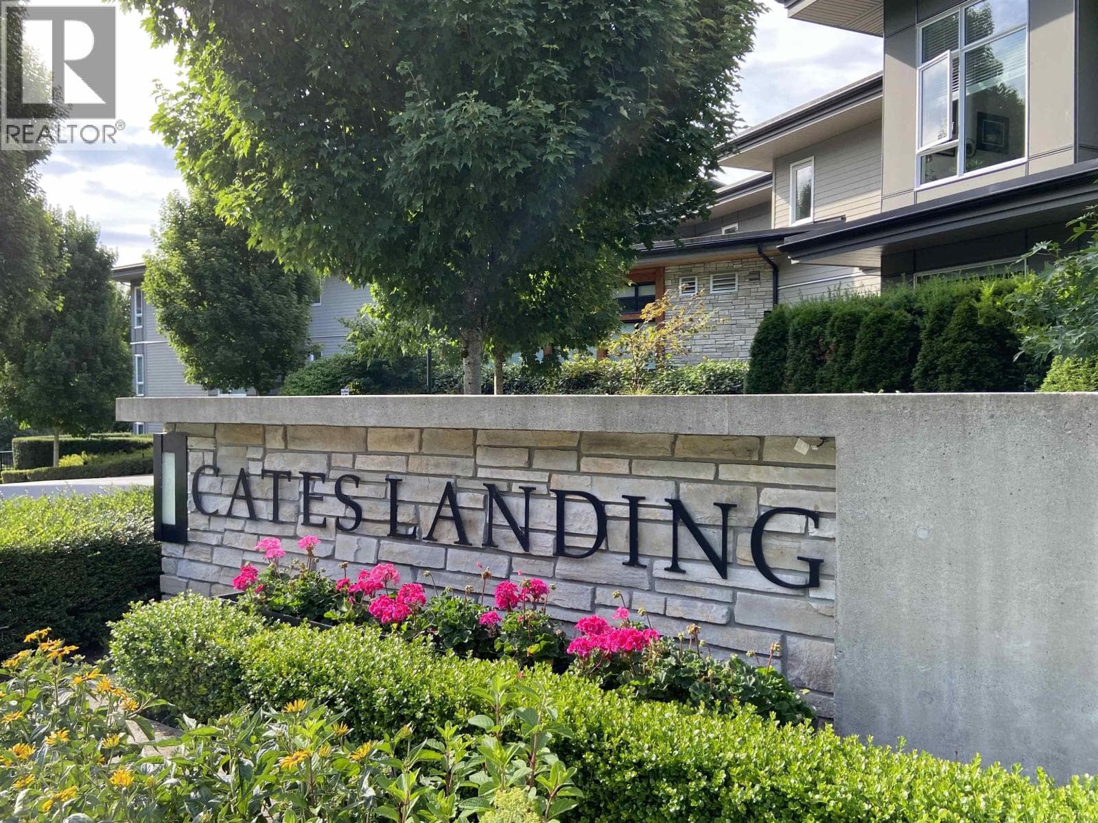 104 3825 CATES LANDING WAY — photo 2