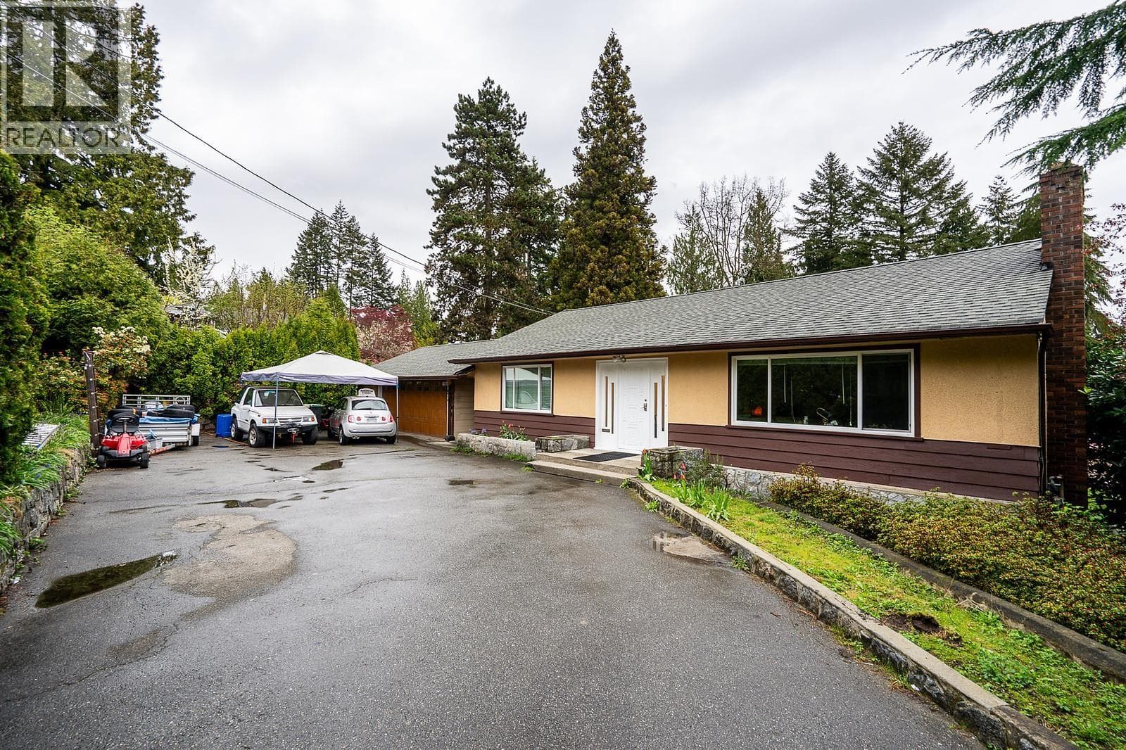 1440 MOUNTAIN HIGHWAY — photo 2