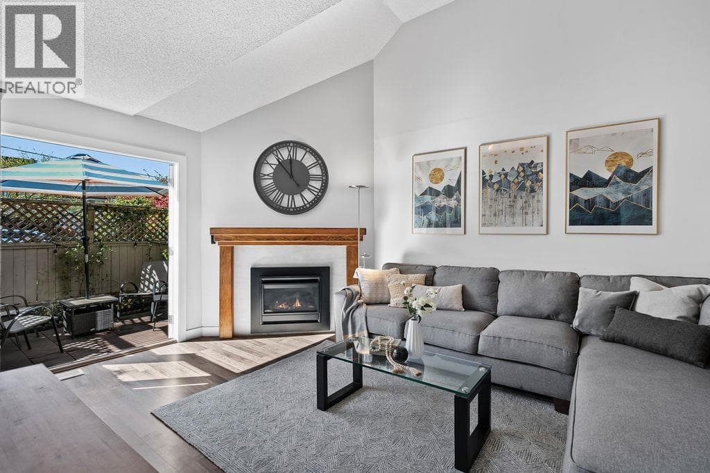 26 230 W 15TH STREET — main photo