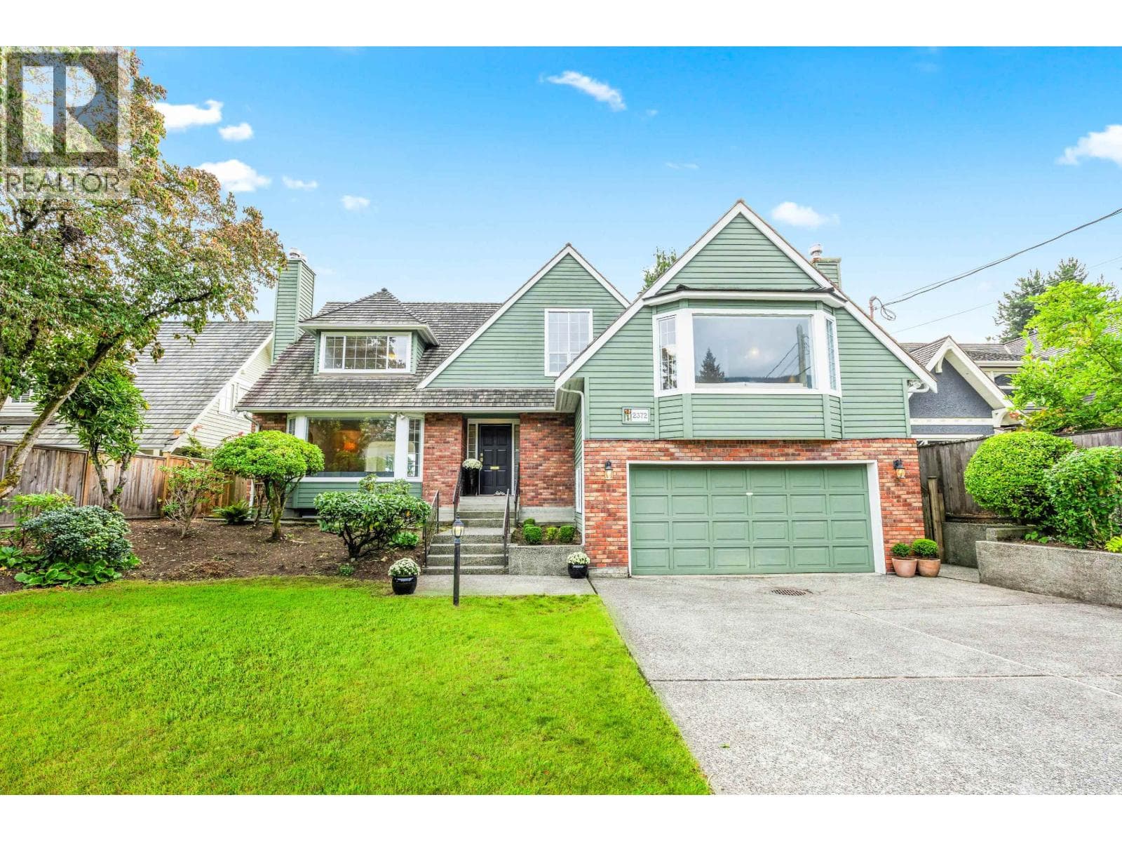 2372 KINGS AVENUE — main photo