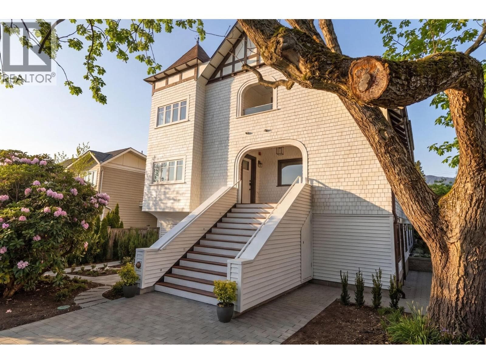 1 326 W 14TH STREET — main photo