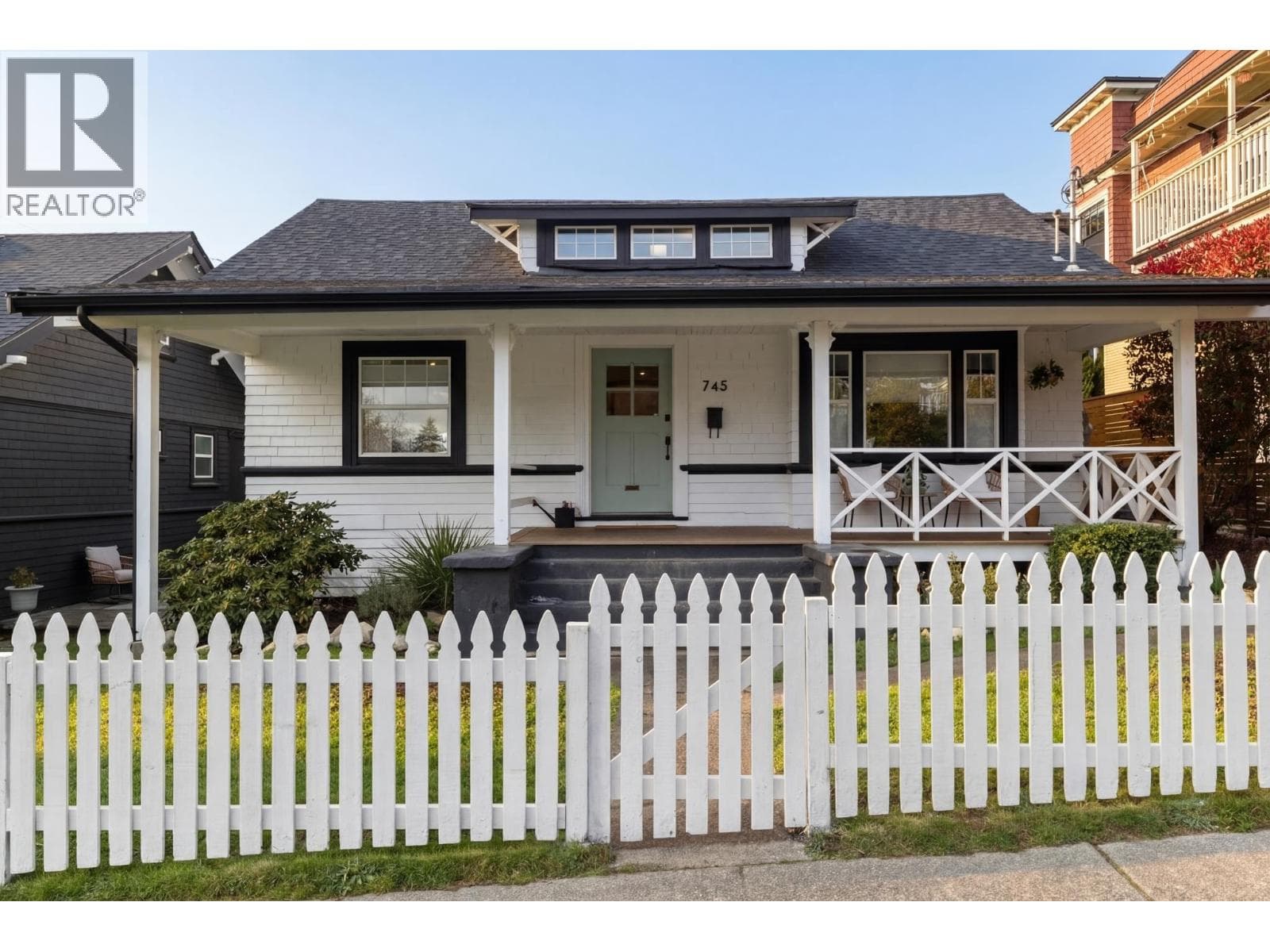 737-745 ST. ANDREWS AVENUE — photo 2