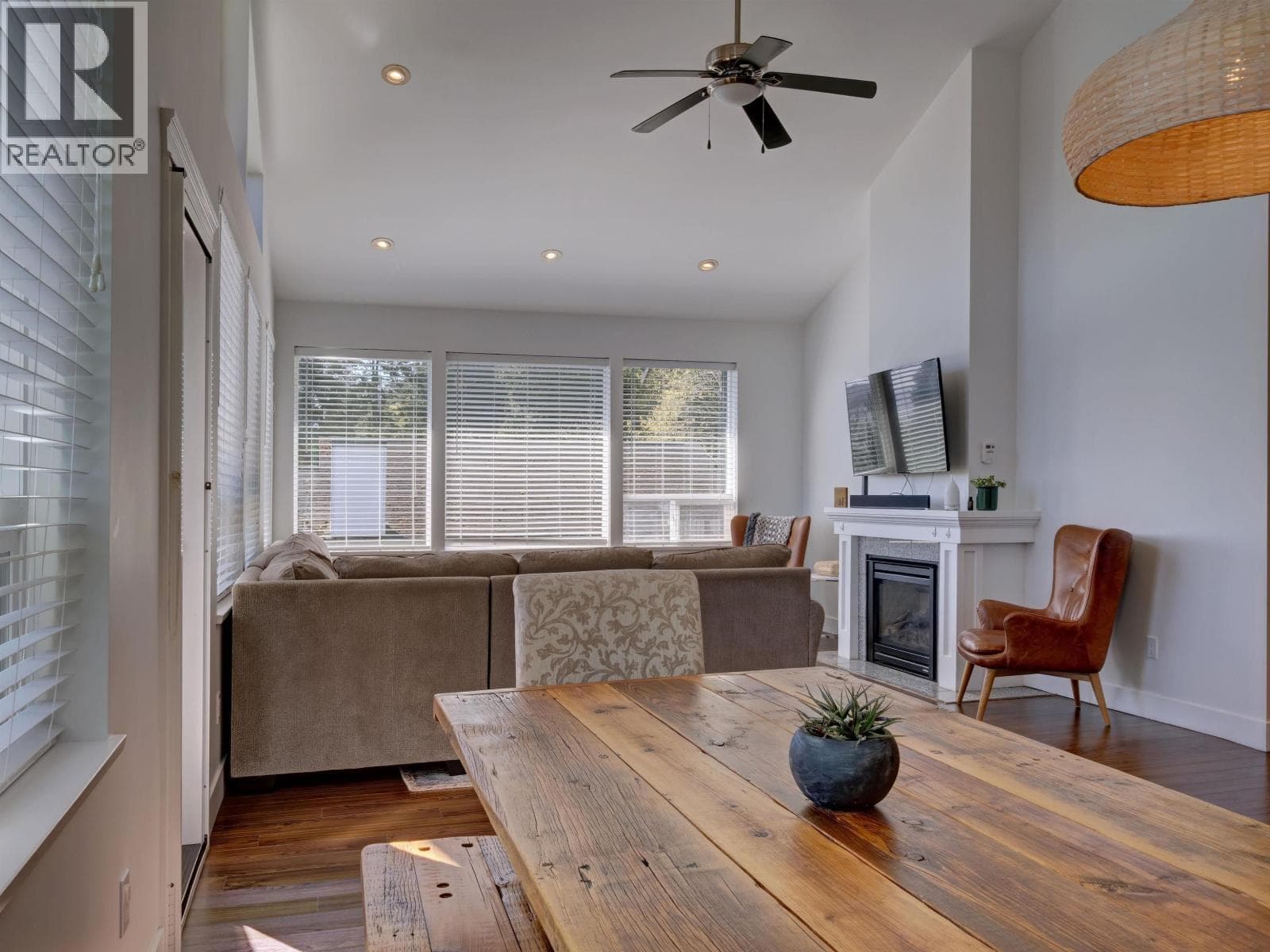 825 BAYVIEW HEIGHTS ROAD — photo 3